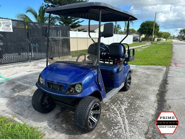 Blue EZGO 4 Passenger Golf Cart affordable golf cart rental, golf cart rent irving golf cart rental